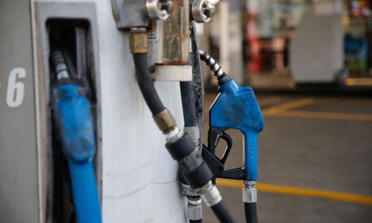 Preço da gasolina tem primeira alta nos postos desde o final de agosto, aponta ANP